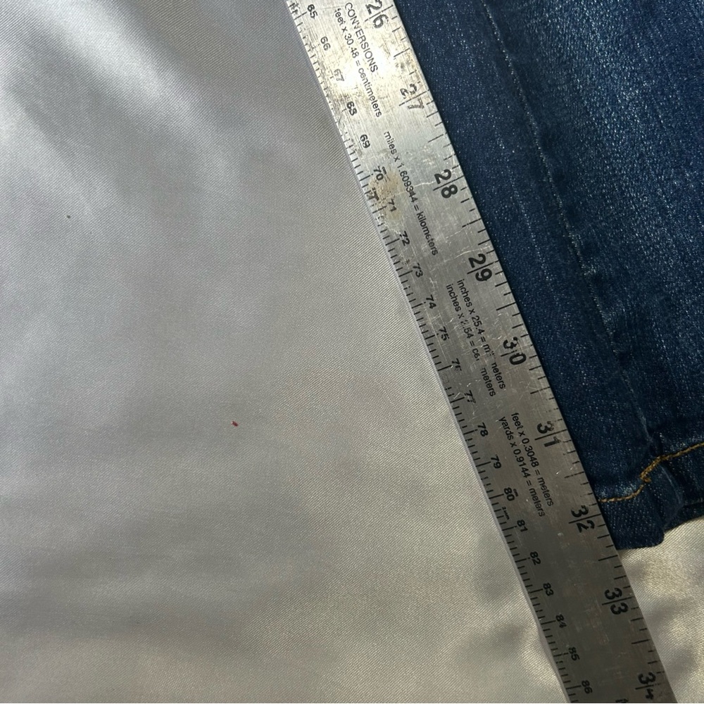 Cache Jeans - Picture 3 of 4